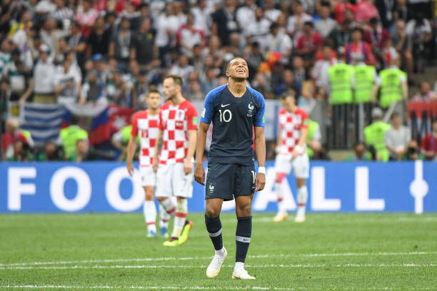 现出超越普 现出超越普